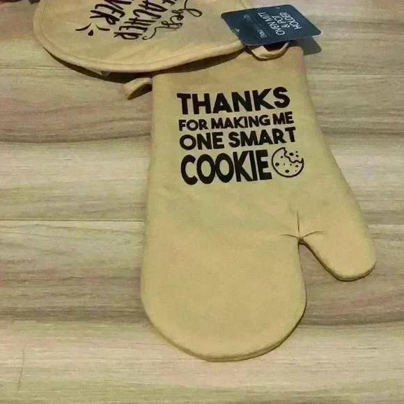 Oven  Mitt & Pot Holder Teacher Gift - Picture 3 of 3